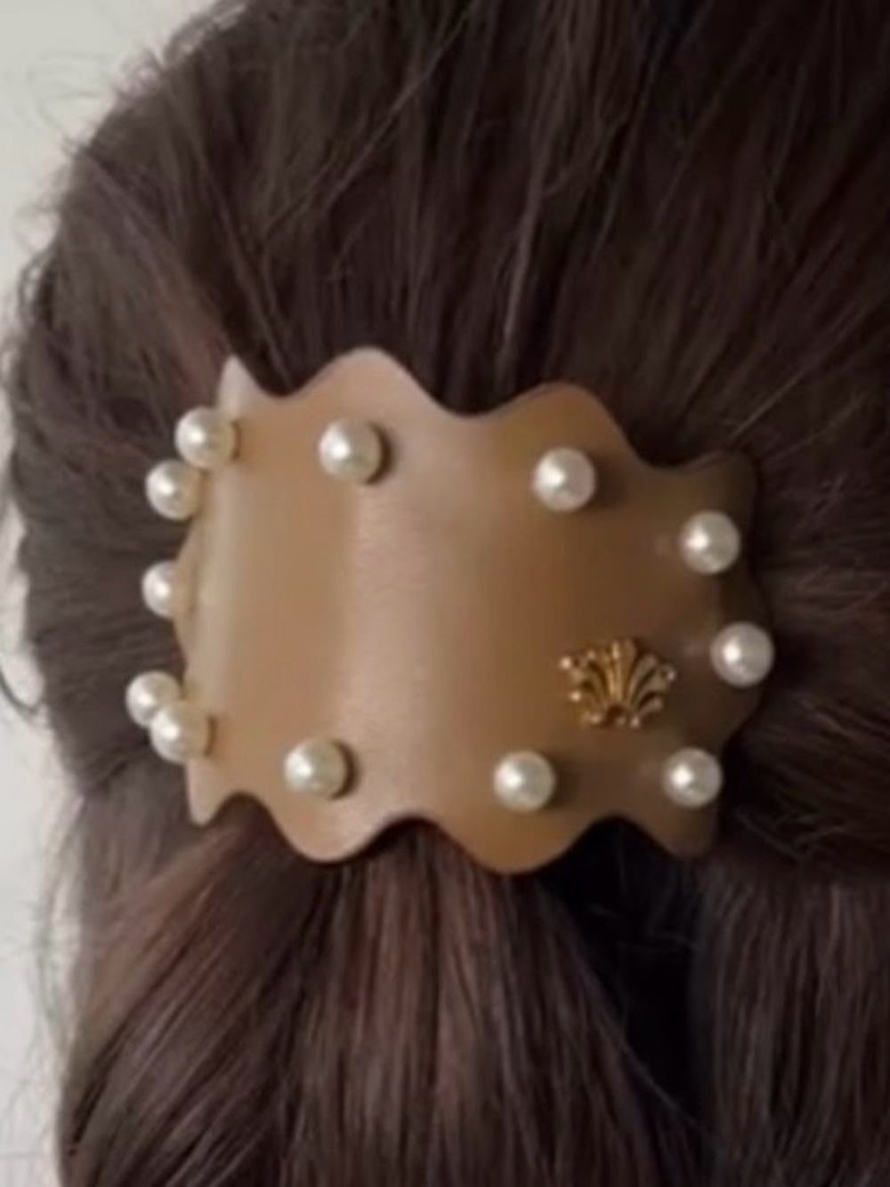 Lele Sadoughi Genie Wavy Pearl hair tie